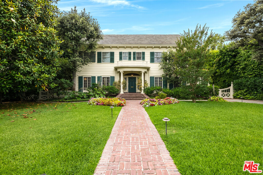 809 North Bedford Drive