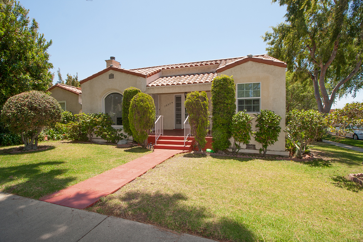 Property main image
