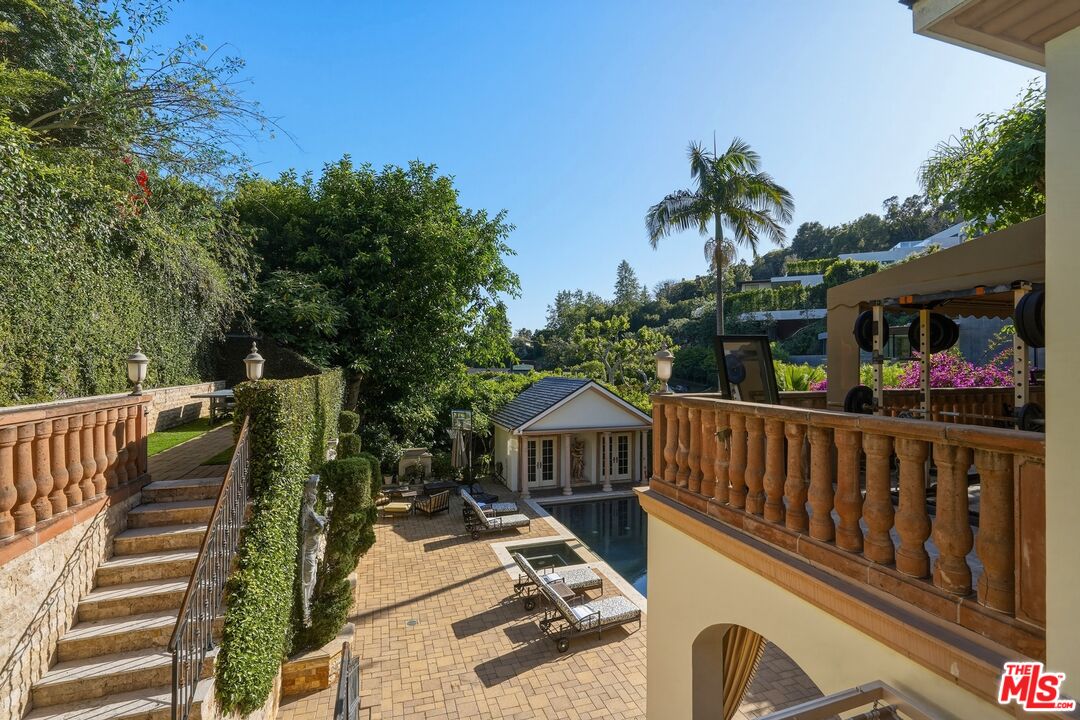 900 Chantilly Road