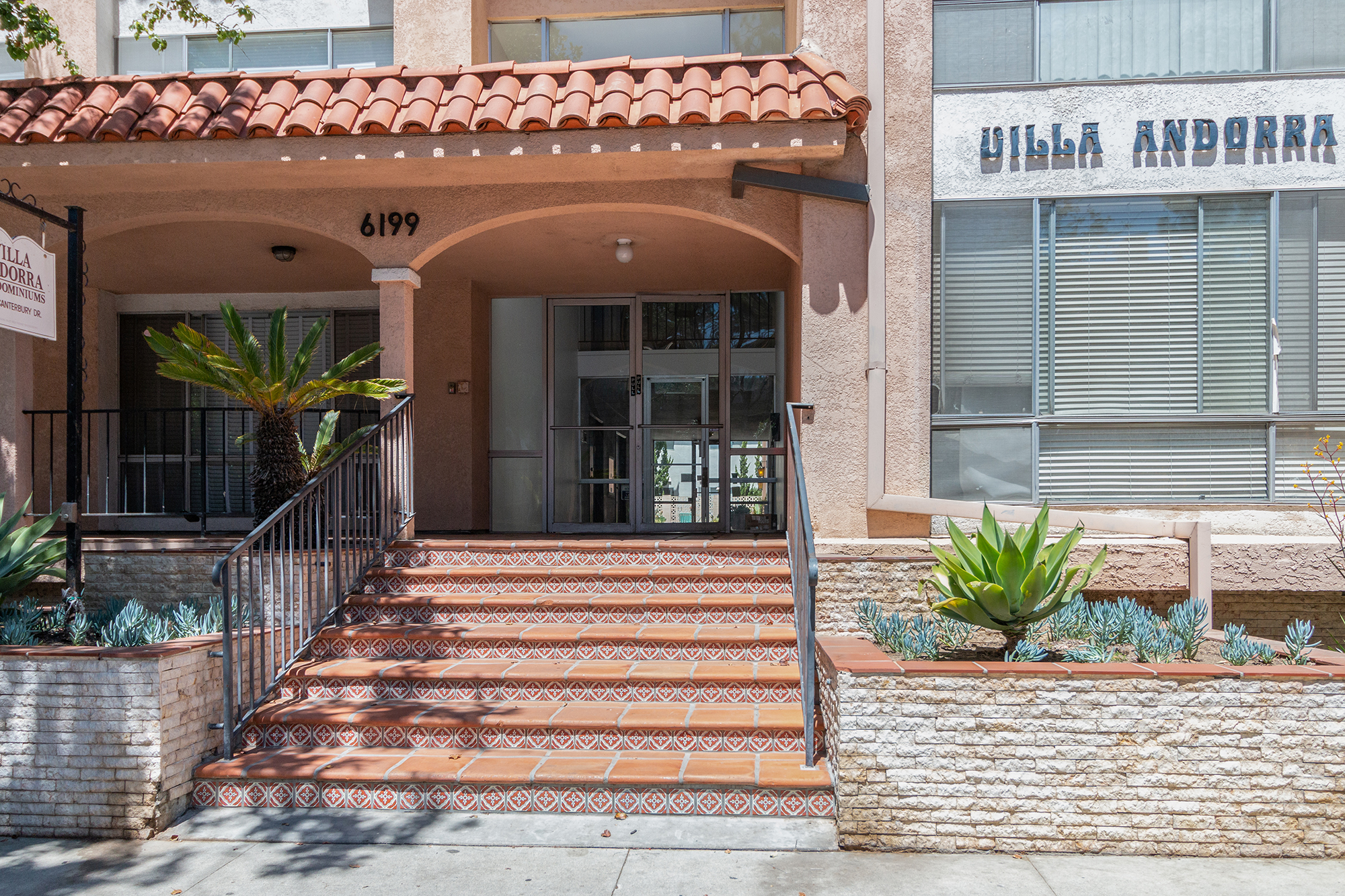 6199 Canterbury Drive - #206