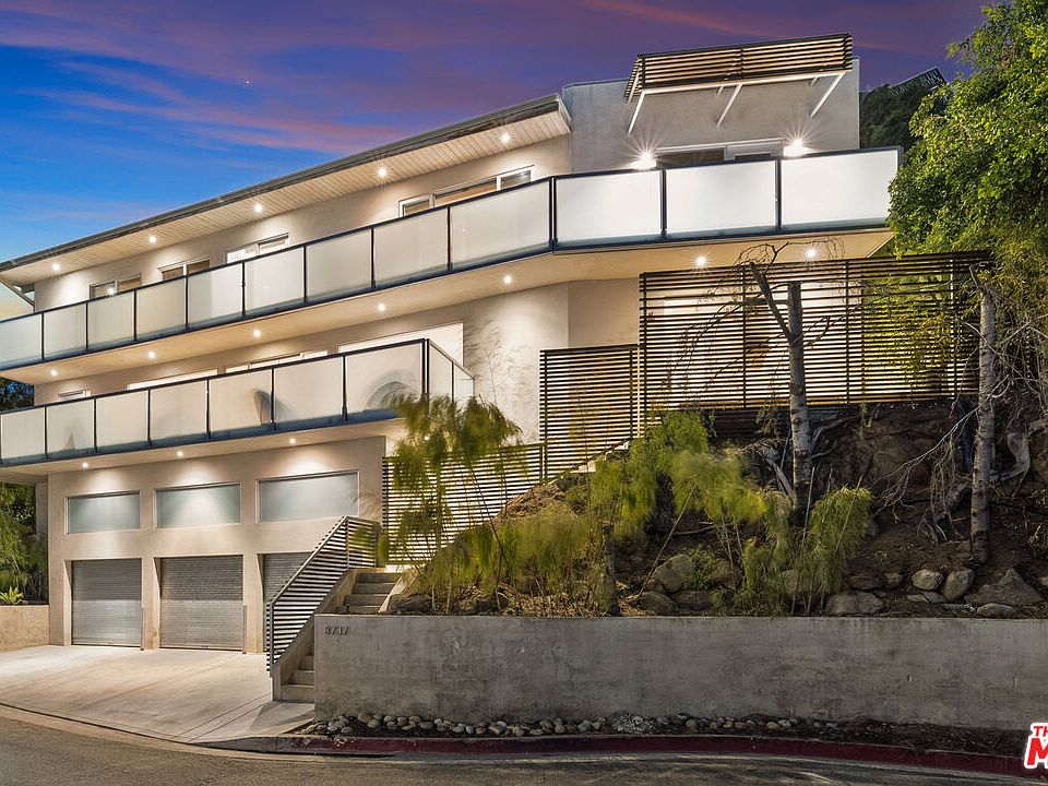 8737 Saint Ives Drive