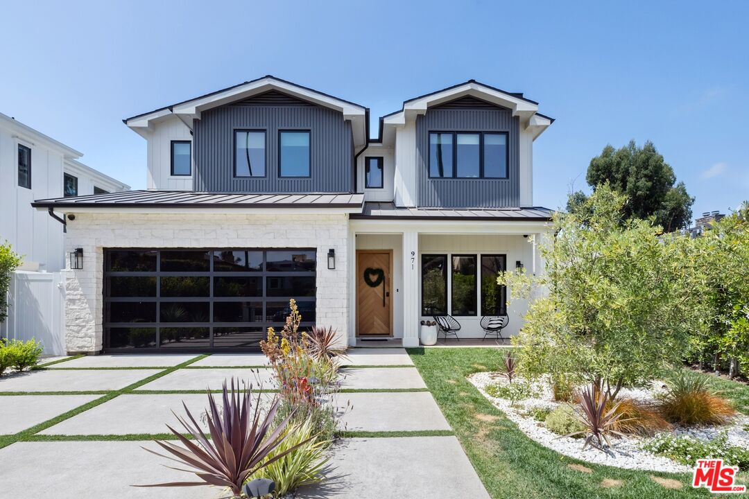 971 South Bundy Drive